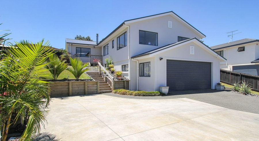  at 17 Donald Street, Stanmore Bay, Whangaparaoa