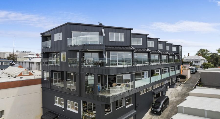  at 14/270 Onewa Road, Birkenhead, North Shore City, Auckland