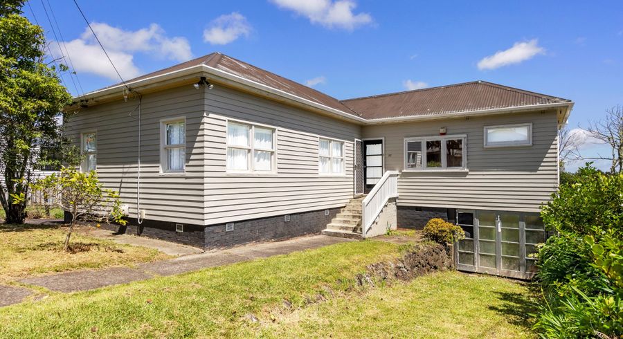  at 37 Sunhill Road, Sunnyvale, Auckland