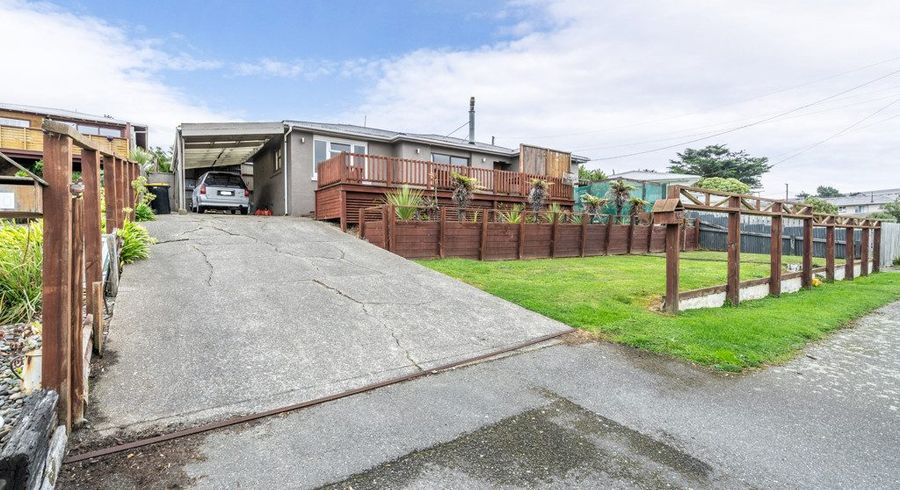  at 44 Ocean Beach Road, Bluff