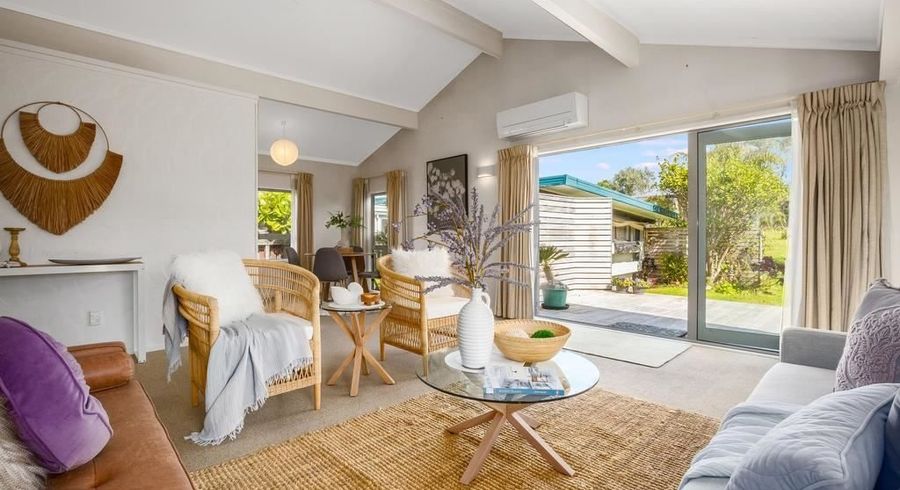  at 5 Goldie Place, Waikanae Beach, Waikanae