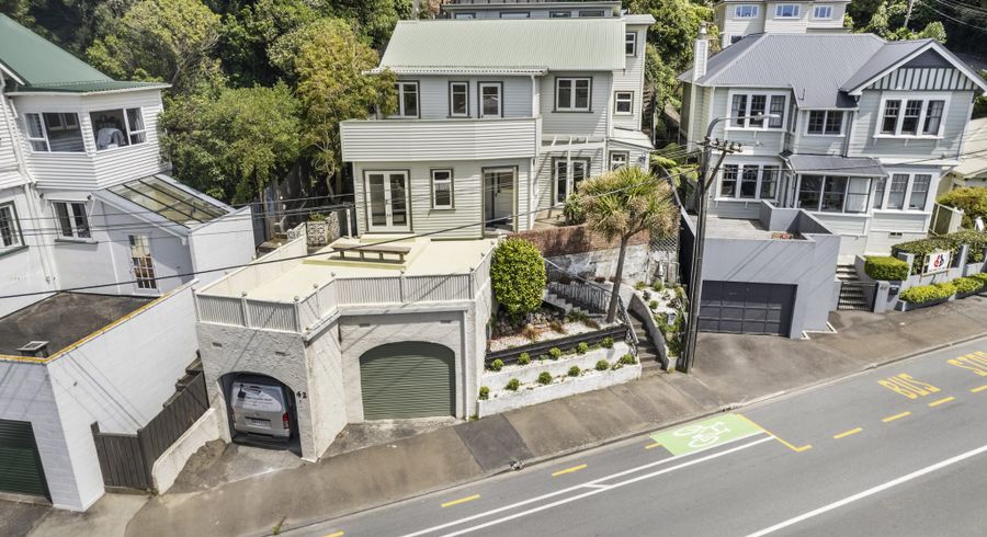  at 42 Raroa Road, Kelburn, Wellington