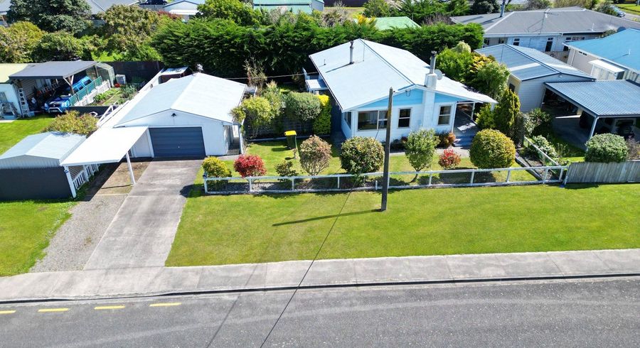  at 4 Queen Street, Foxton Beach, Foxton