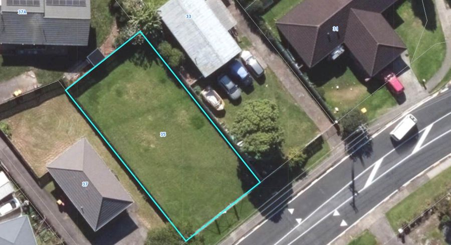  at 35 Lincoln Park Avenue, Massey, Waitakere City, Auckland