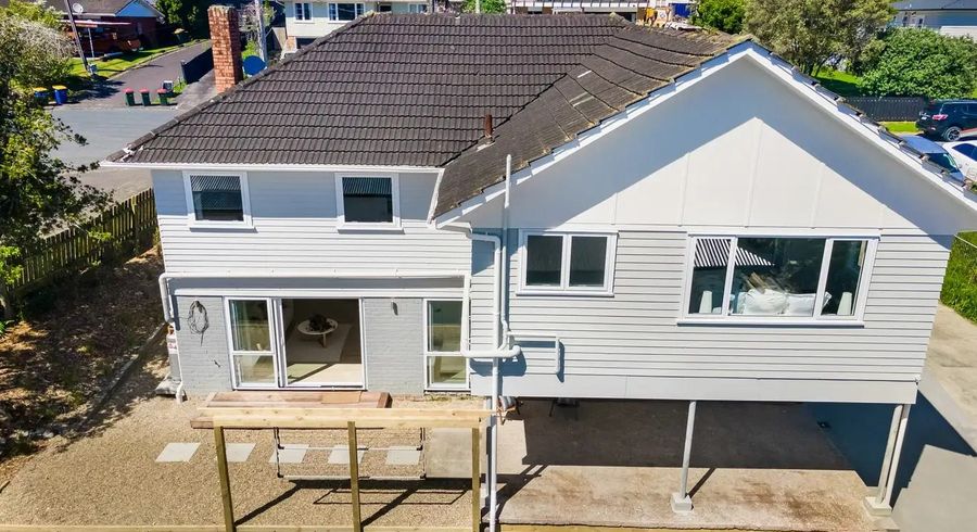  at 6 Alston Avenue, Kelston, Waitakere City, Auckland