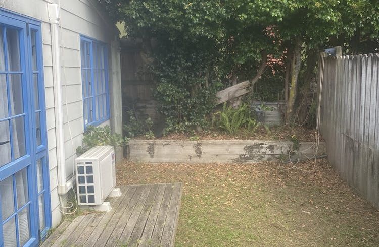  at 2/5 Akehurst Avenue, New Lynn, Auckland