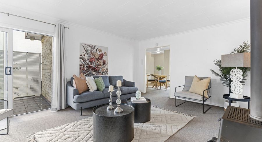  at 1 La Salle Drive, Westown, New Plymouth