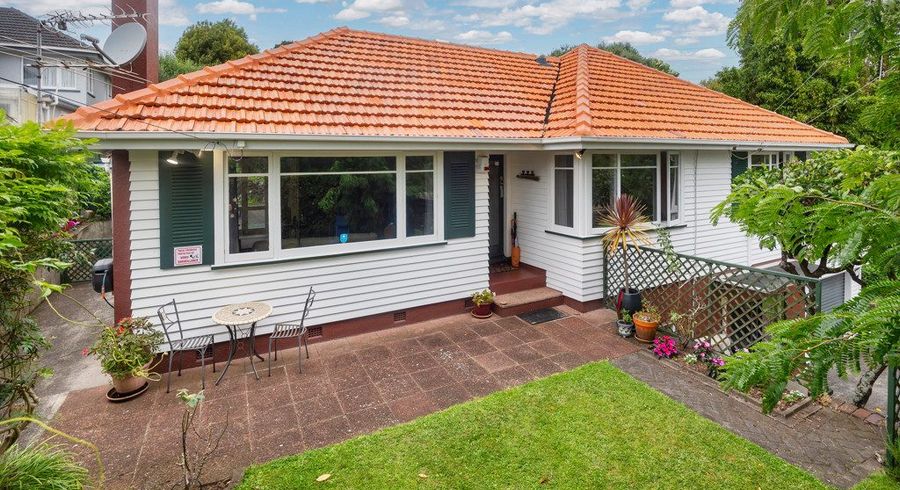  at 18 Amandale Avenue, Mount Albert, Auckland