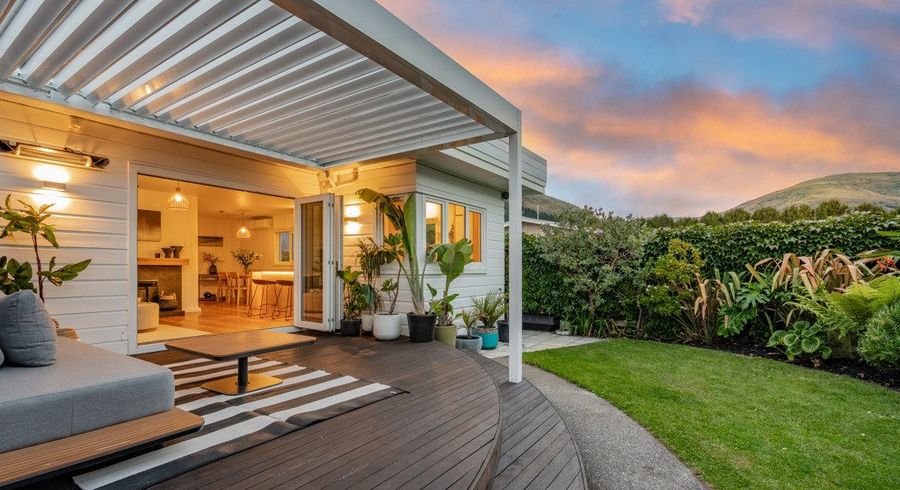  at 21 Van Asch Street, Sumner, Christchurch City, Canterbury