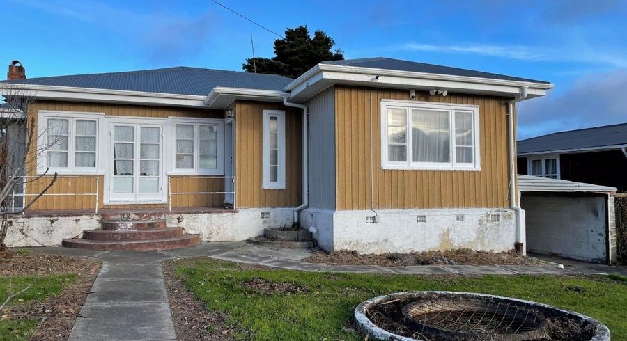  at 17 Lavelle Road, Henderson, Auckland