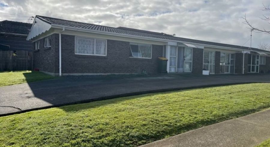  at 1/77 Tiraumea Drive, Pakuranga, Manukau City, Auckland