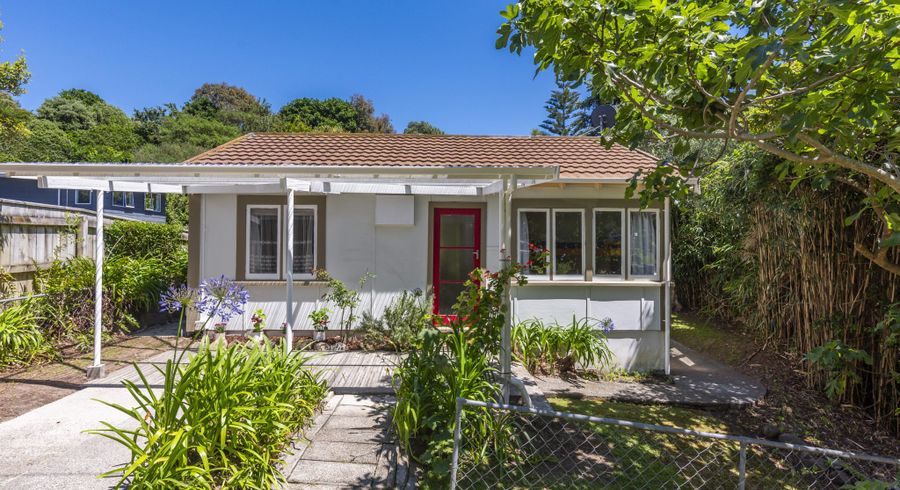  at 18 Dell Road, Raumati South, Paraparaumu