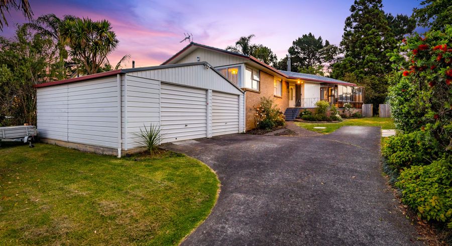  at 27 Allington Road, Massey, Auckland