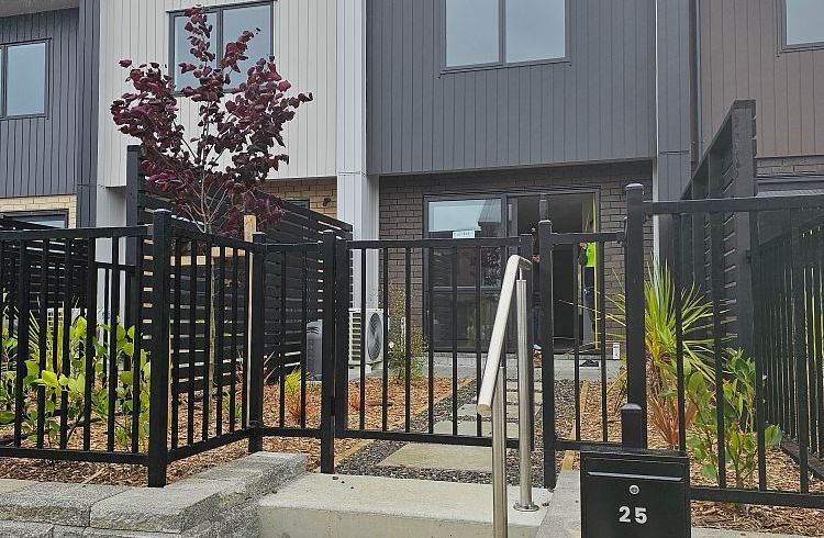  at 25 Selo Street, Glen Eden, Waitakere City, Auckland