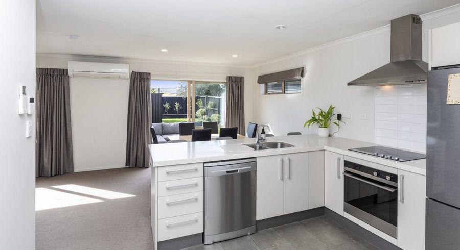  at 2/274 Burwood Rd, Burwood, Christchurch City, Canterbury