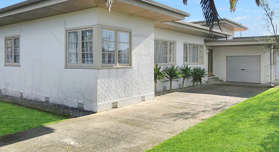  at 303 College Street, West End, Palmerston North, Manawatu / Whanganui