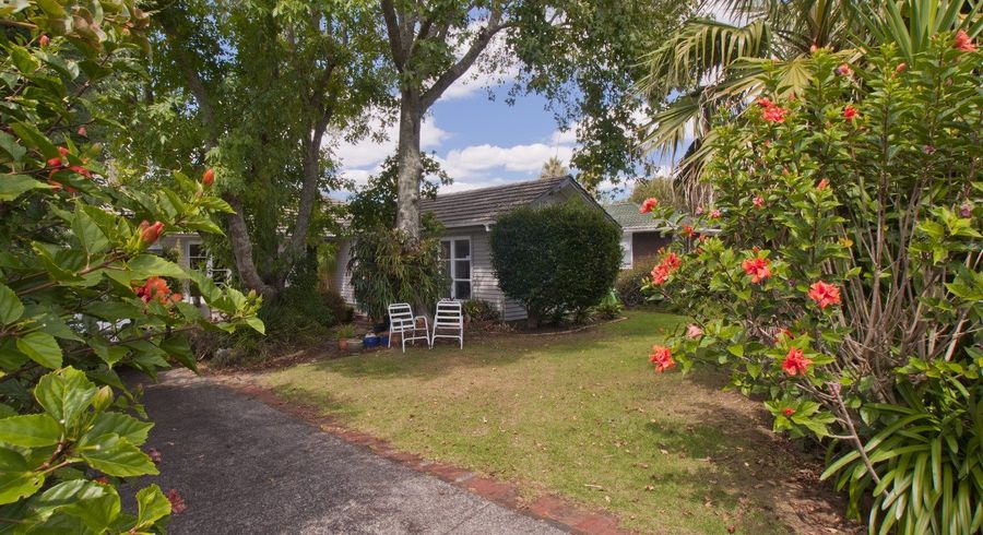  at 53 Hutchinsons Road, Bucklands Beach, Auckland