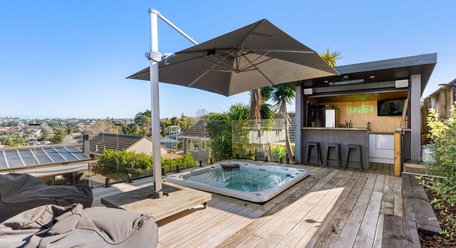  at 48 Carlisle Road, Browns Bay, North Shore City, Auckland