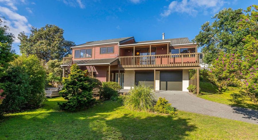  at 6 Frimley Terrace, Waikanae Beach, Waikanae