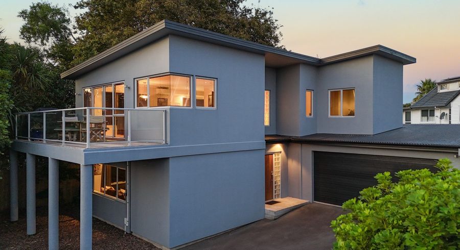  at 20B Grand Vue Road, Kawaha Point, Rotorua, Bay Of Plenty
