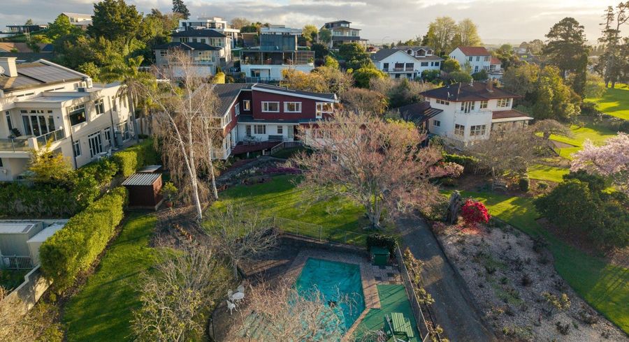  at 144 Lake Crescent, Hamilton Lake, Hamilton, Waikato