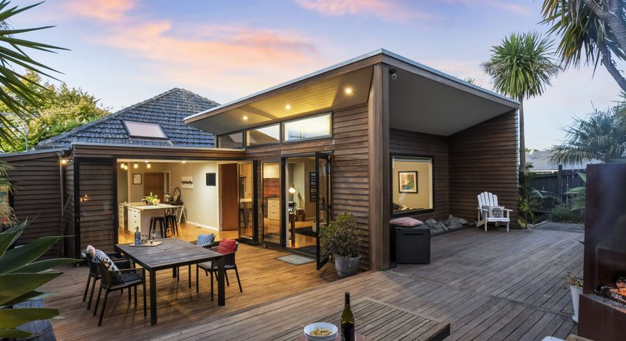  at 33 Cambourne Road, Sandringham, Auckland