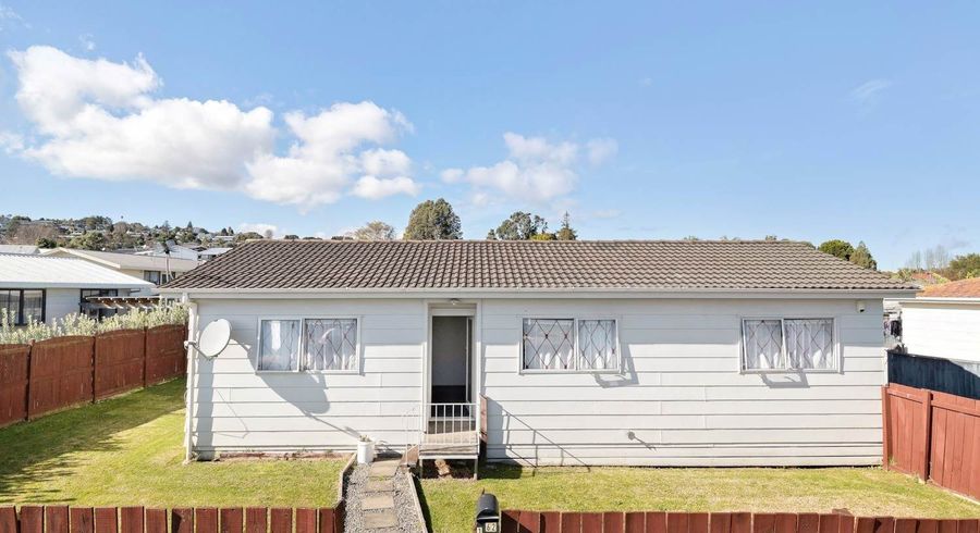  at 1/62 Redcrest Avenue, Red Hill, Papakura, Auckland
