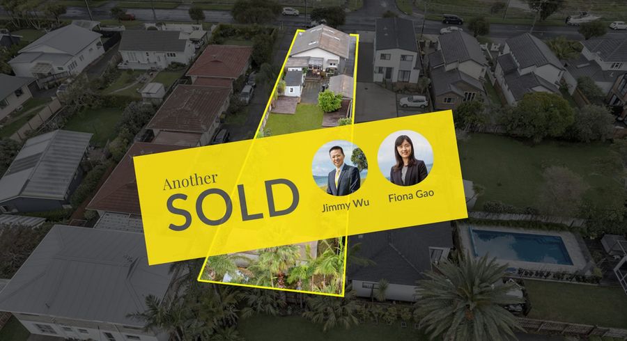  at 84 Eversleigh Road, Belmont, Auckland