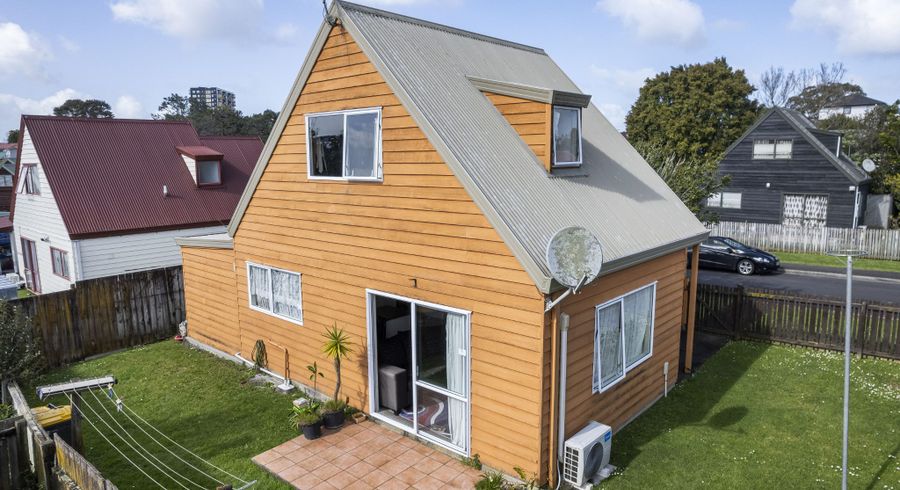  at 6 Caspian Close, New Lynn, Auckland