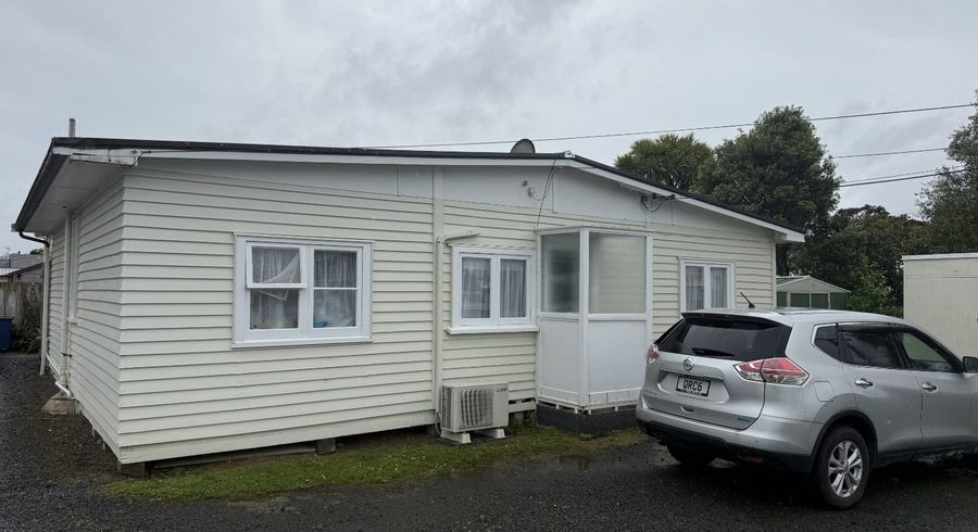  at 2/54 Ferry Parade, Herald Island, Waitakere City, Auckland
