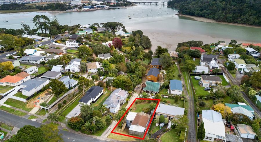  at 20 Rambler Crescent, Beach Haven, Auckland