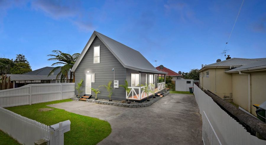  at 1/42 Orams Road, Hillpark, Auckland