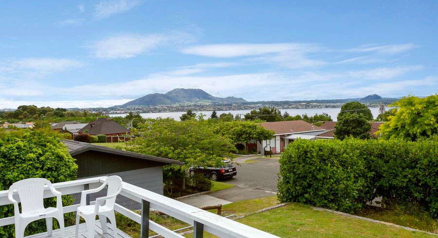  at 9 Kinder Street, Acacia Bay, Taupo