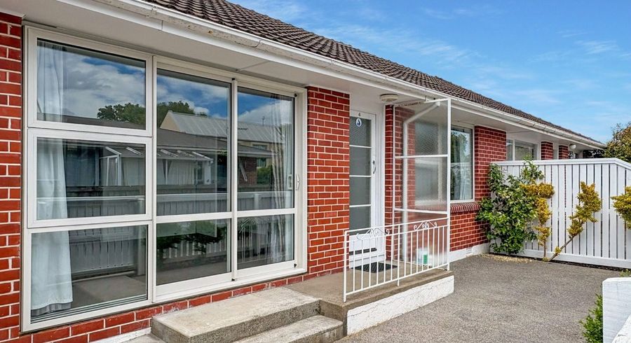  at 4/28 Aikmans Road, Merivale, Christchurch City, Canterbury