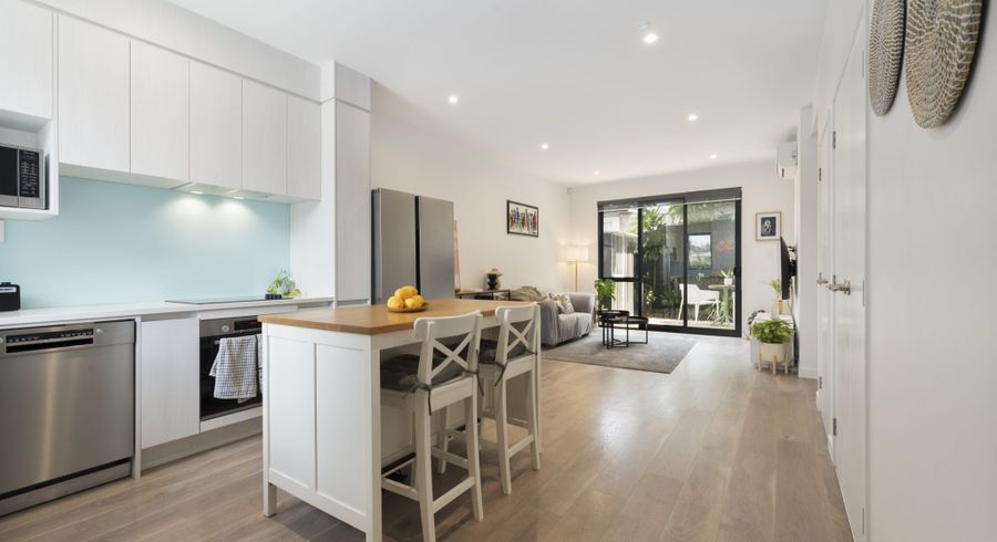  at 5B Beach Road, Te Atatu Peninsula, Waitakere City, Auckland