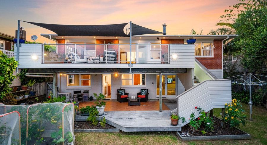  at 6 Red Bluff Rise, Campbells Bay, North Shore City, Auckland