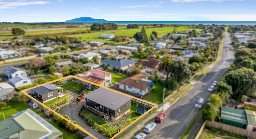  at 95 Atkinson Avenue, Otaki Beach, Kapiti Coast, Wellington