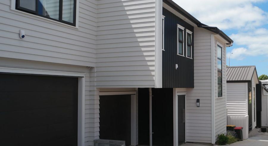  at 50b Botany Road, Botany Downs, Manukau City, Auckland