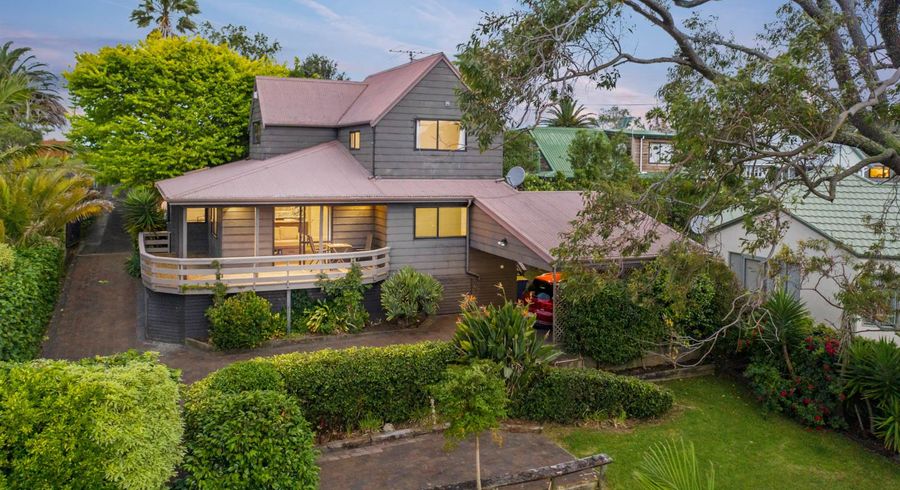  at 1/113 Arran Road, Browns Bay, Auckland