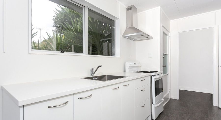  at 90 Sunnyside Road, Sunnyvale, Auckland