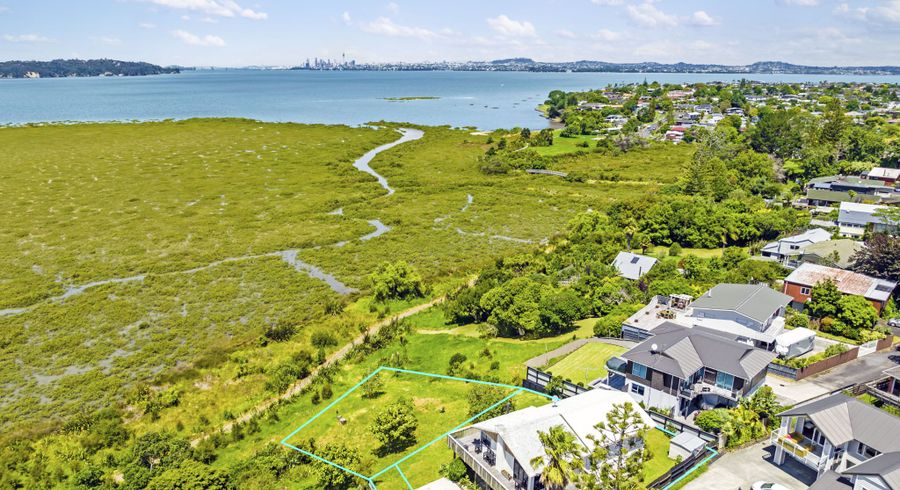  at 33A Dawnhaven Drive, Te Atatu Peninsula, Auckland