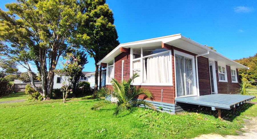  at 5 Barnfield Place, Glendene, Waitakere City, Auckland