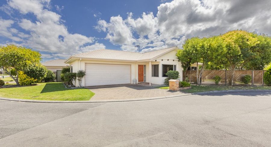  at 6 Ellerslie Place, Taradale, Napier