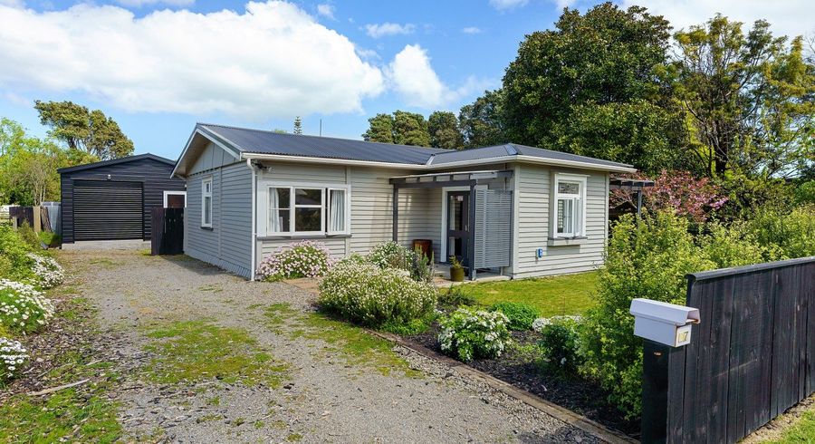  at 27 Toi Street, Otaki Beach, Otaki