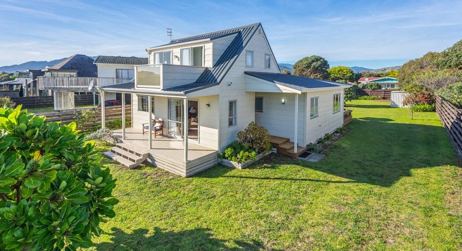  at 114 Field Way, Waikanae Beach, Kapiti Coast, Wellington