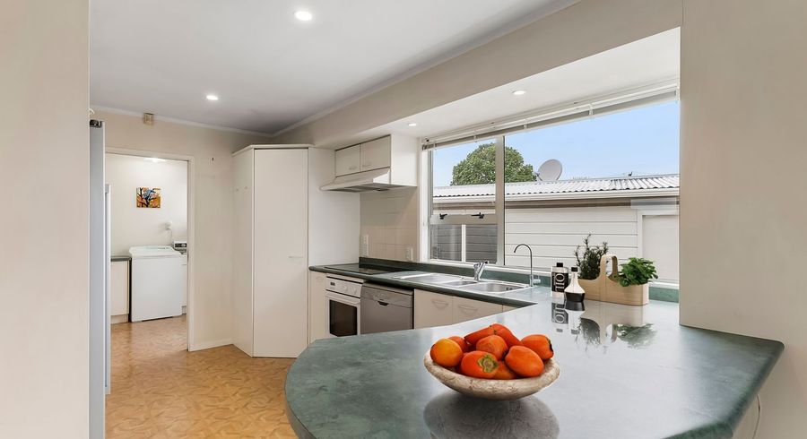  at 62 Hutchinsons Avenue, Bucklands Beach, Manukau City, Auckland