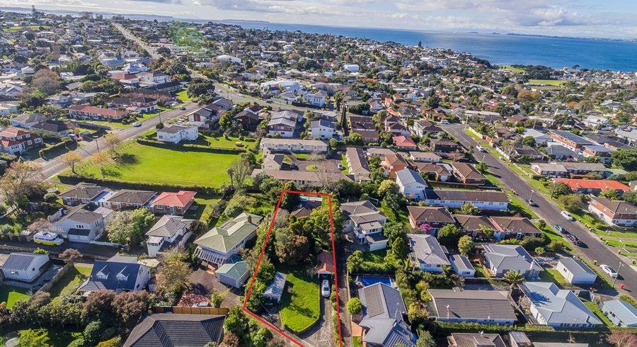  at 15 Gordon Avenue, Forrest Hill, North Shore City, Auckland