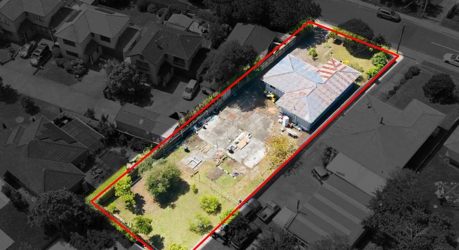  at 18 Statesman Street, Henderson, Waitakere City, Auckland