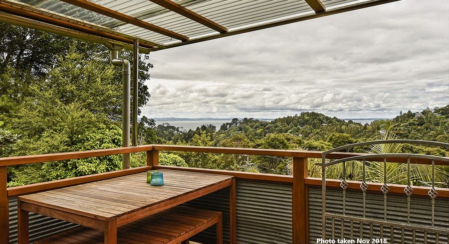  at 8 Warner Park Avenue, Laingholm, Auckland