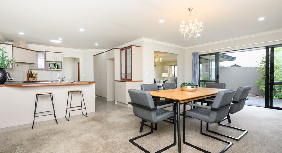  at 6 Ron Place, Fitzherbert, Palmerston North, Manawatu / Whanganui